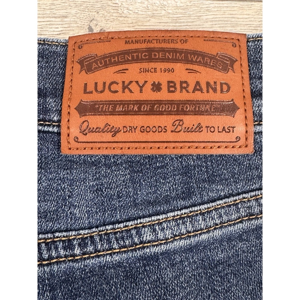 Lucky Brand 410 Straight Jeans Mens 32x32 Blue Medium Wash Denim 5-Pocket Casual - Picture 3 of 11